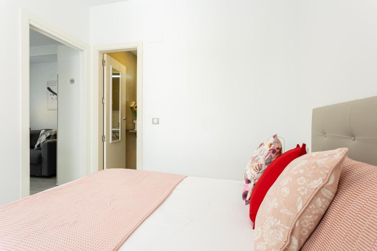 Апартаменты Holidays2Malaga Dos Aceras Экстерьер фото